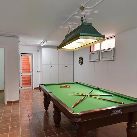 Maspalomas Lux Luxury Retreat In Gran Canaria Private Heated Pool Wonderdul Terrace Area With Dining Area And Bbq Minutes From Popular, * Las Palmas de Gran Canaria