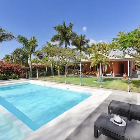 Maspalomas Lux Luxury Retreat In Gran Canaria Private Heated Pool Wonderdul Terrace Area With Dining Area And Bbq Minutes From Popular, * Las Palmas de Gran Canaria